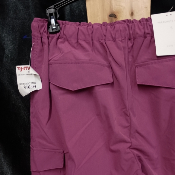 Brand new with tags! Unique Women's Ultra Light Cargo pant - Picture 9 of 12